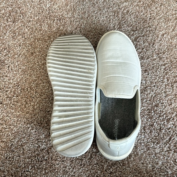 Allbirds women’s slip on loafer sliders in white - Picture 3 of 4